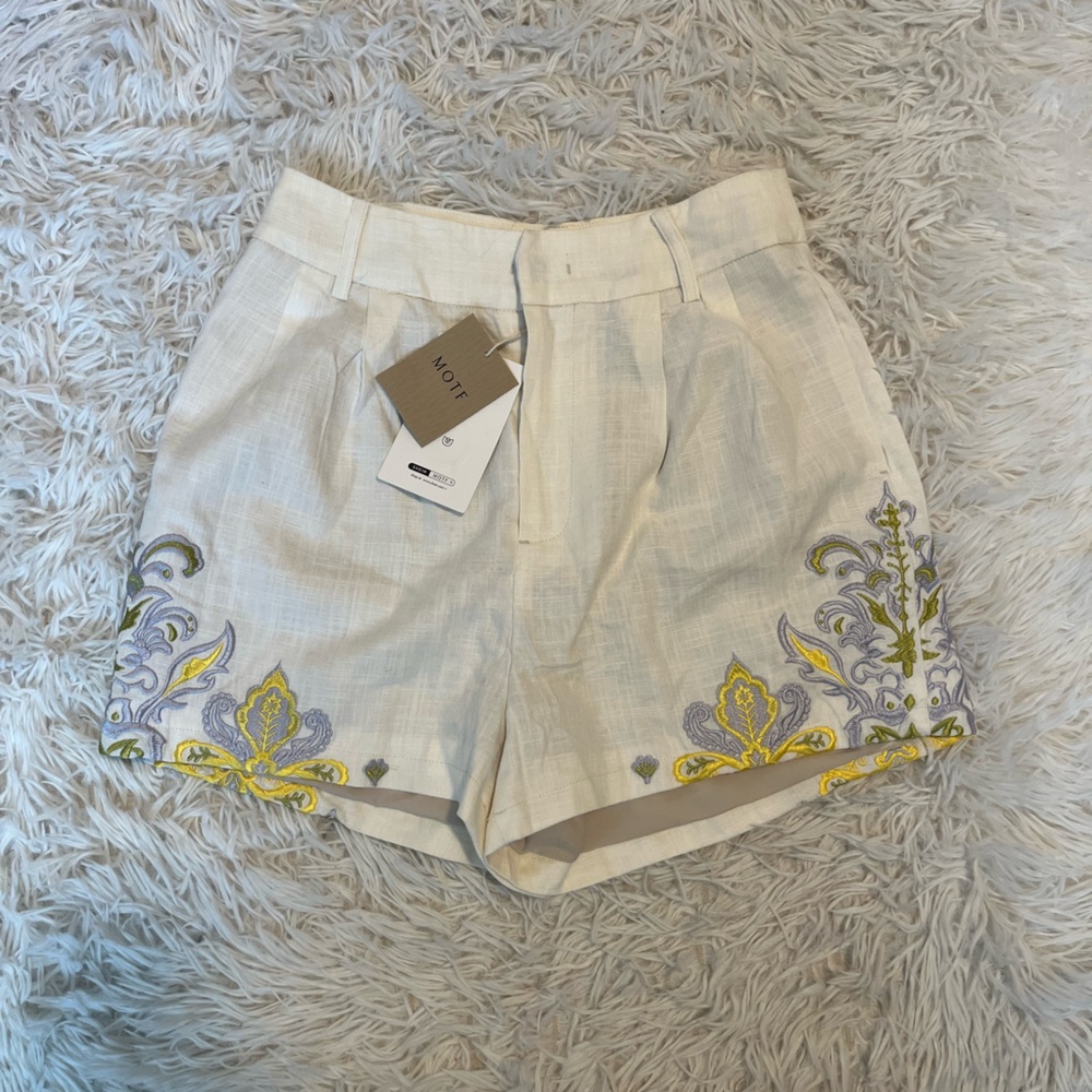 NWT Shein Motf white embroidered shorts size small